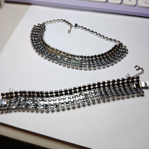 Vintage Rhinestone Jewelry Set – Necklace, Bracelet, Screw back Earrings - Picture 5 of 7